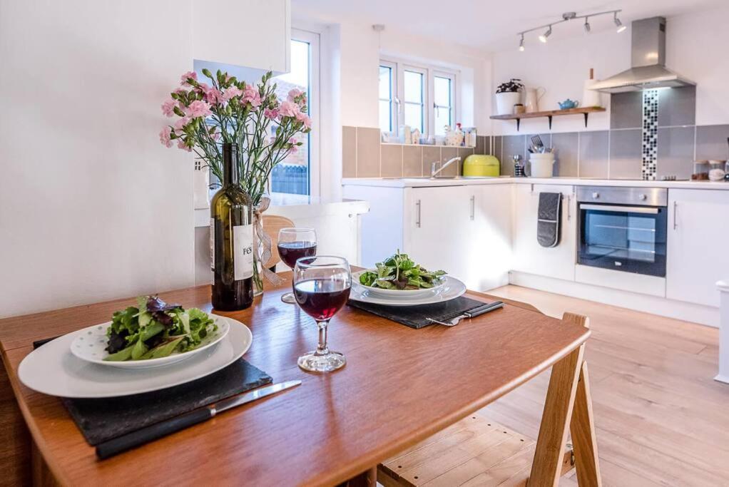 Button Cottage, Wickham Market 외부 사진